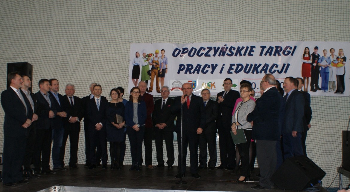 Zdjęcie z otwarcia Opoczyńskich Targów Pracy i Edukacji
